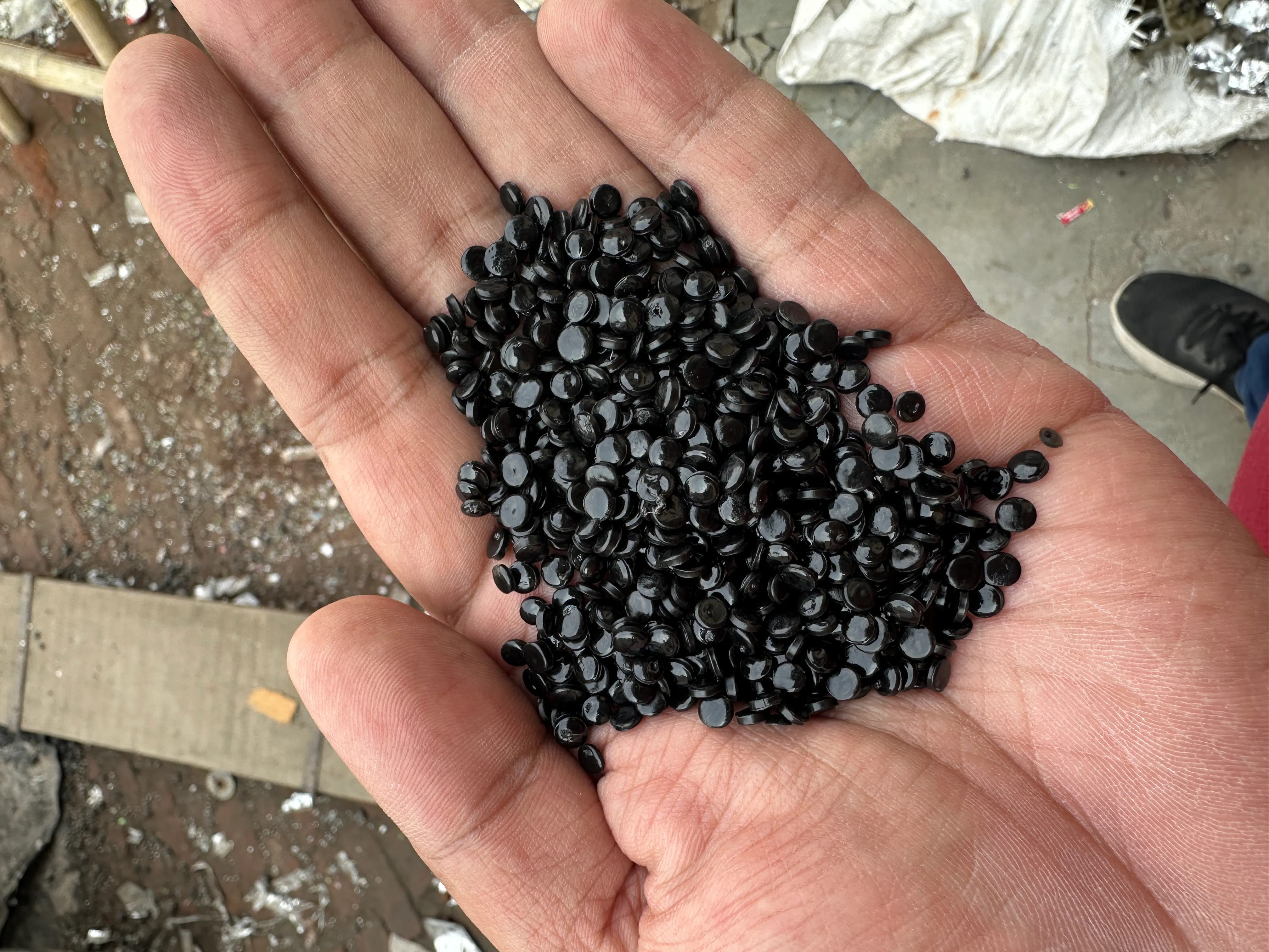 Black — image 1 of 2